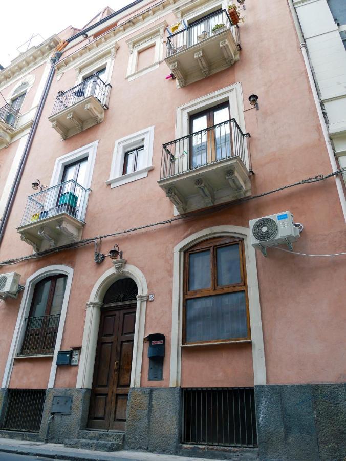 Ninetti Guest House - Apt Centro Storico 카타니아 외부 사진
